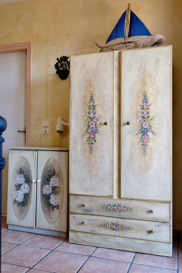 Aphrodite Studios Loutra Edipsou  Luaran gambar