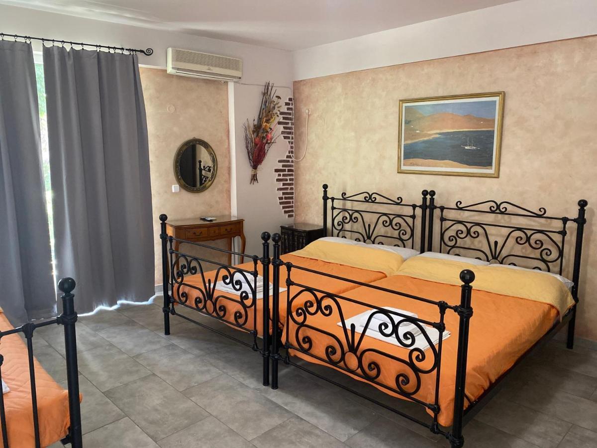 Aphrodite Studios Loutra Edipsou  Luaran gambar